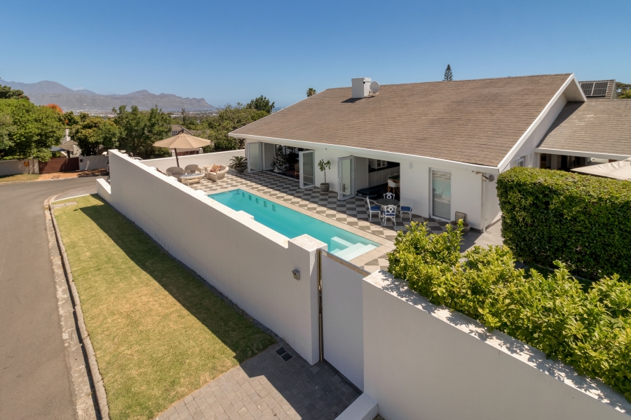 4 Bedroom Property for Sale in Briza Western Cape